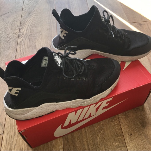 (Sold) Nike Huarache Ultra - Picture 5 of 7